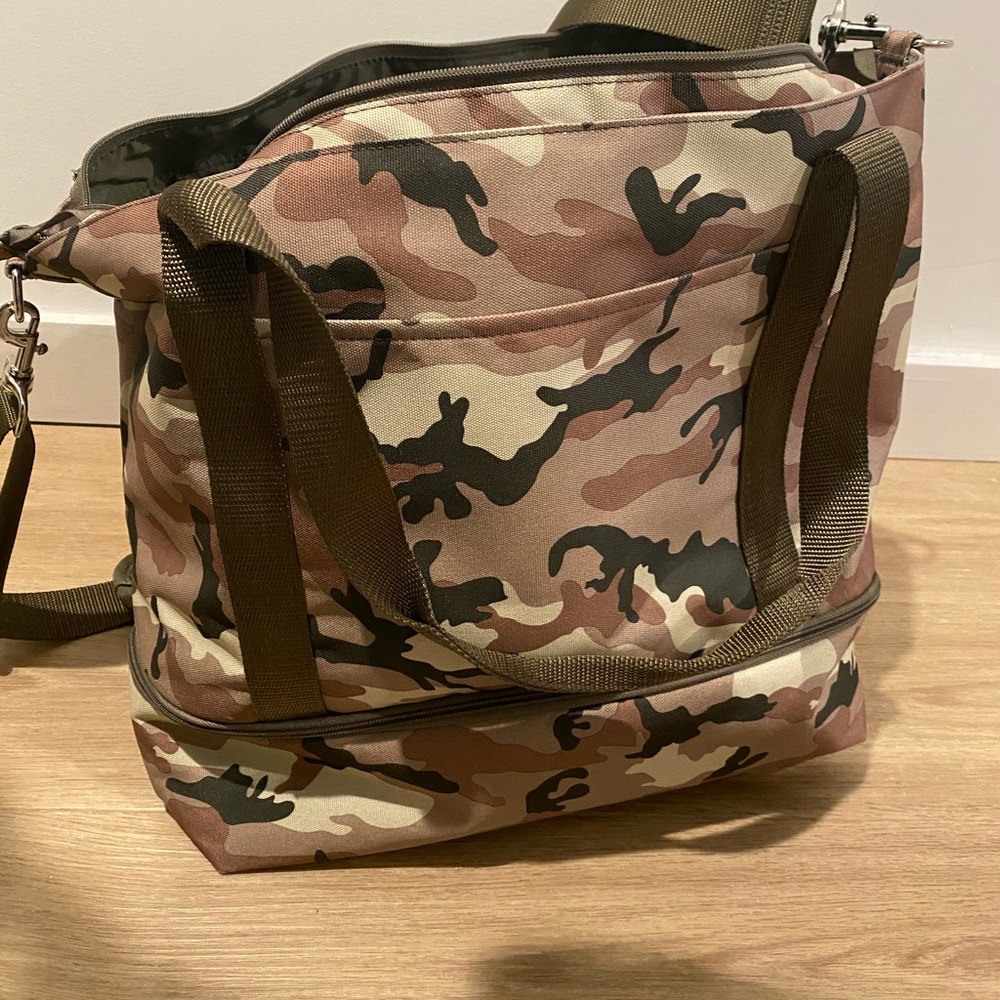 Lo and Sons Camo tote